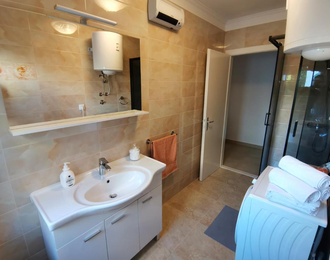 Honeycomb Apartment Split - Free Parking Esterno foto